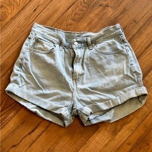 Levi high waisted shorts